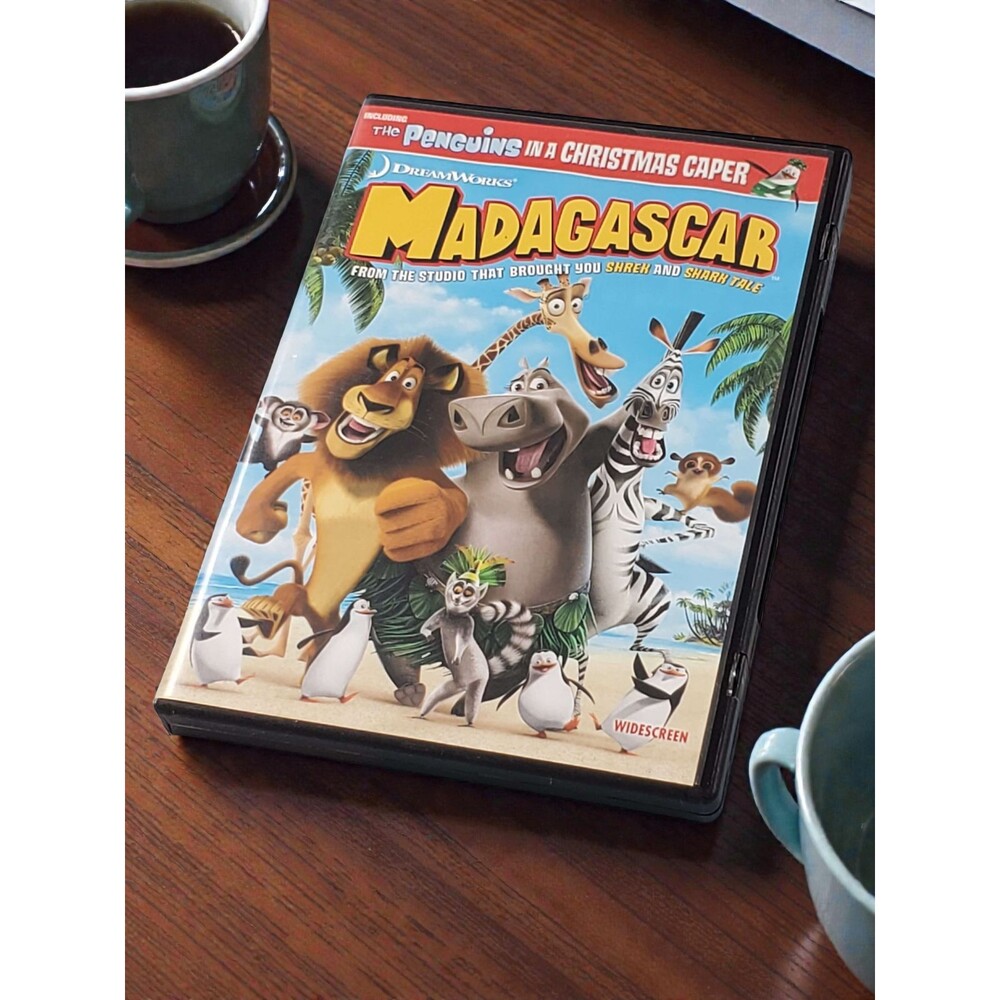 Madagascar DVD DreamWorks Movie Penguins in a Christmas Caper Widescreen
